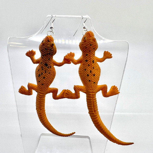 Orange Lizard Earrings - Animal Earrings - Bearded Dragon Earrings - Serpents - Picture 4 of 9